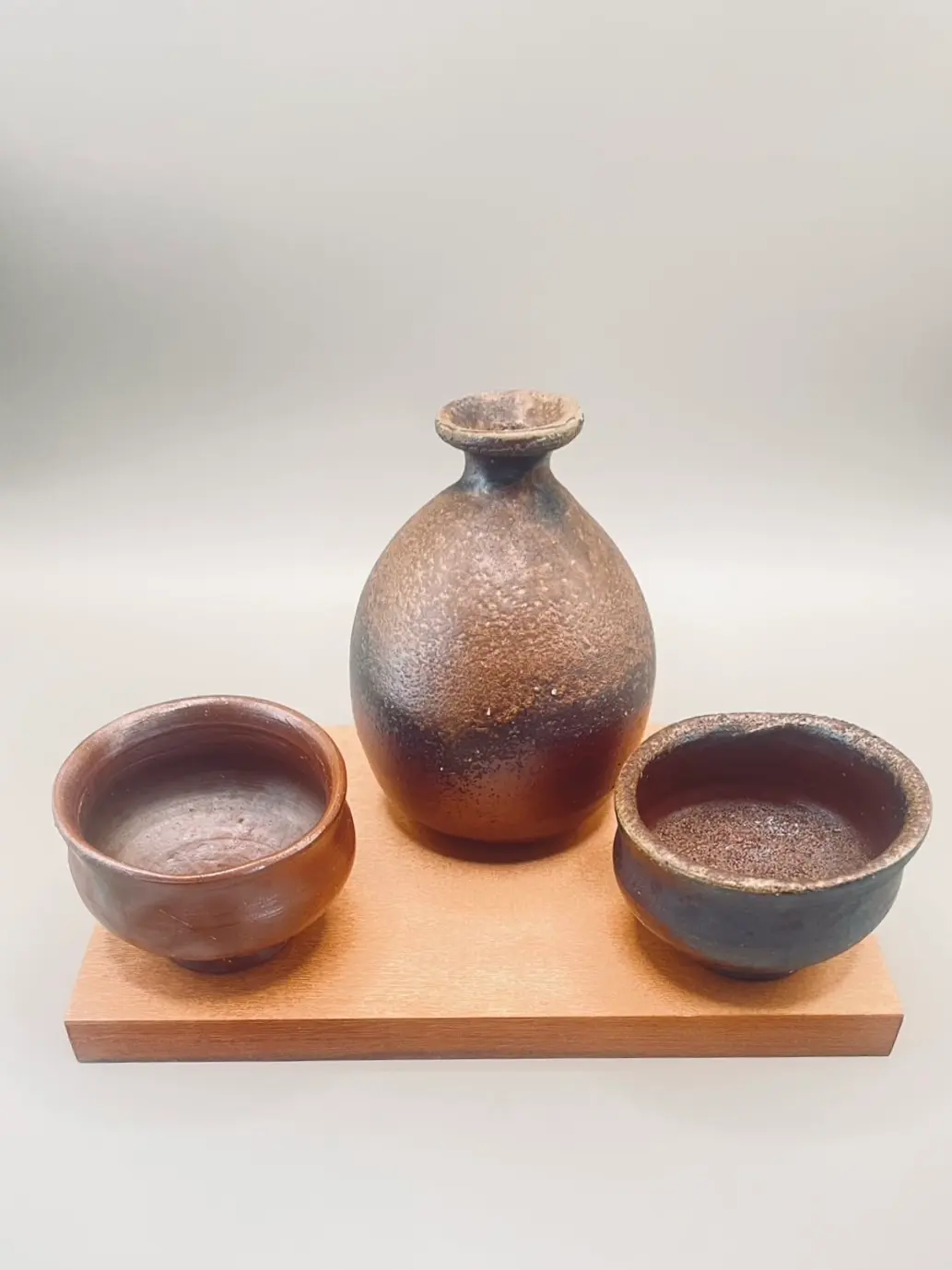 Bizen-yaki Sake Set: Earthy Texture and Deep Bronze
